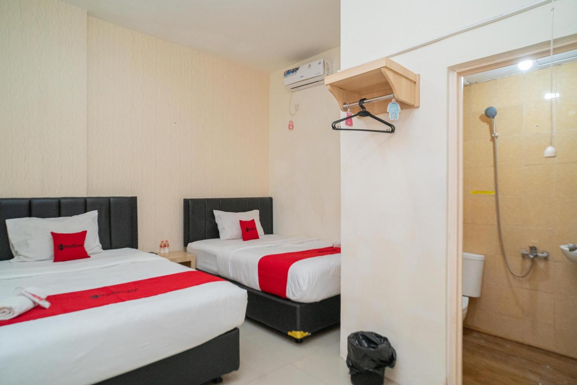 Reddoorz Near Flyover Arjosari مالانغ المظهر الخارجي الصورة